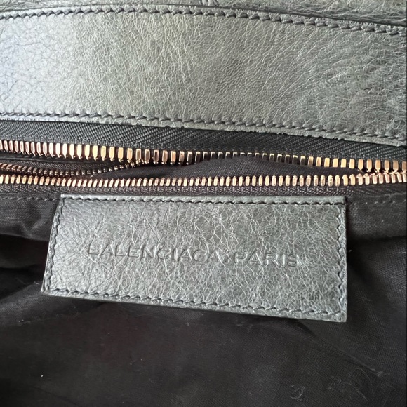 🩷BALENCIAGA Giant 21 Agneau Leather Work Bag GUC!🩷 MAKE ME AN OFFER! - Picture 8 of 16